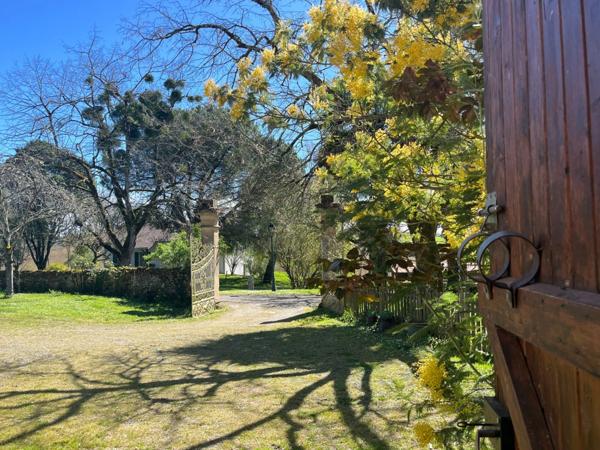 MARCIAC proche, VUE PYRENEES depuis cette BELLE MAISON DE FAMILLE 215m2, grandes dépendances sur 1750m2 de jardin, dans village patrimonial.