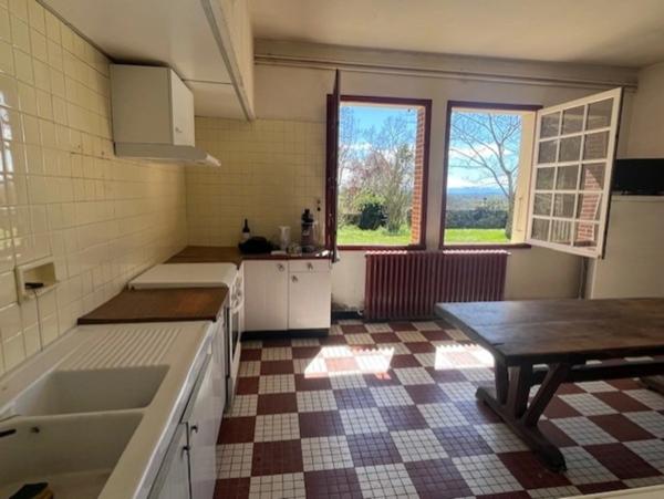 MARCIAC proche, VUE PYRENEES depuis cette BELLE MAISON DE FAMILLE 215m2, grandes dépendances sur 1750m2 de jardin, dans village patrimonial.