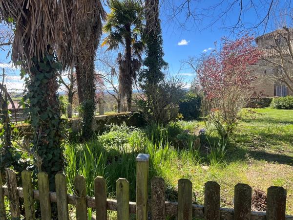 MARCIAC proche, VUE PYRENEES depuis cette BELLE MAISON DE FAMILLE 215m2, grandes dépendances sur 1750m2 de jardin, dans village patrimonial.