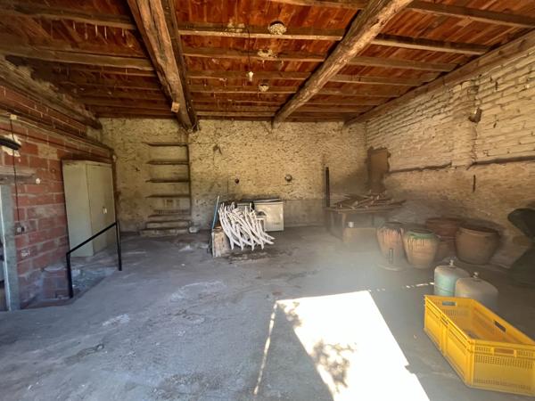 MARCIAC proche, VUE PYRENEES depuis cette BELLE MAISON DE FAMILLE 215m2, grandes dépendances sur 1750m2 de jardin, dans village patrimonial.