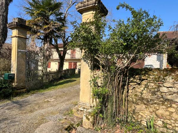 MARCIAC proche, VUE PYRENEES depuis cette BELLE MAISON DE FAMILLE 215m2, grandes dépendances sur 1750m2 de jardin, dans village patrimonial.