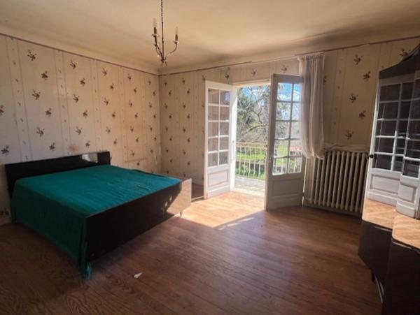 MARCIAC proche, VUE PYRENEES depuis cette BELLE MAISON DE FAMILLE 215m2, grandes dépendances sur 1750m2 de jardin, dans village patrimonial.