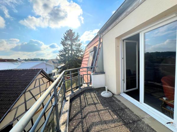 T3 dernier étage avec ascenseur, 2 places de parking et une cave