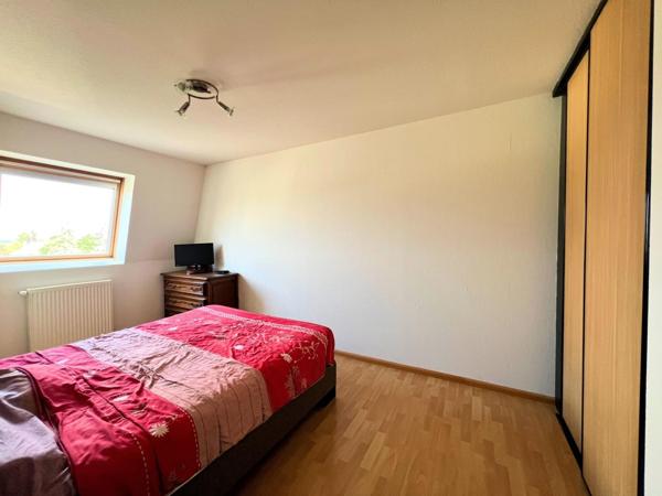 T3 dernier étage avec ascenseur, 2 places de parking et une cave