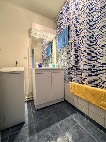 T3 dernier étage avec ascenseur, 2 places de parking et une cave