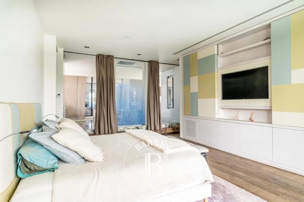 Neuilly-sur-Seine, Hôtel particulier 5 Chambres -  555 m² à vendre