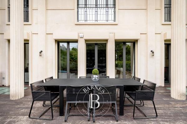 Neuilly-sur-Seine, Hôtel particulier 5 Chambres -  555 m² à vendre