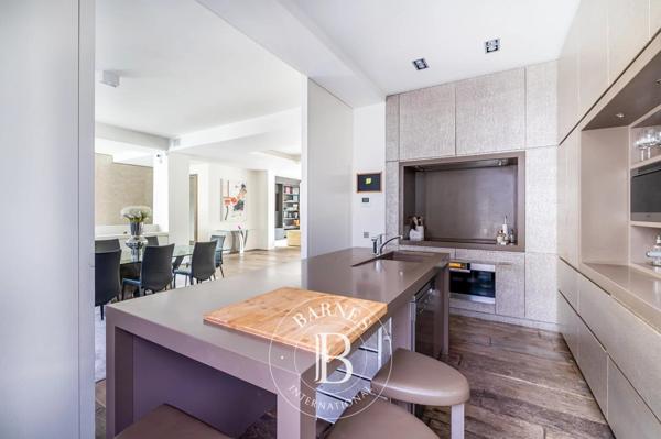 Neuilly-sur-Seine, Hôtel particulier 5 Chambres -  555 m² à vendre