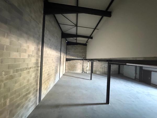 Local/bureau à vendre PORTE DE SAVOIE (73) - 185M2 -