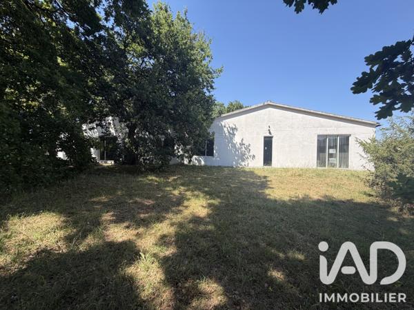 Murs commerciaux  à vendre 860 m² Gond-Pontouvre