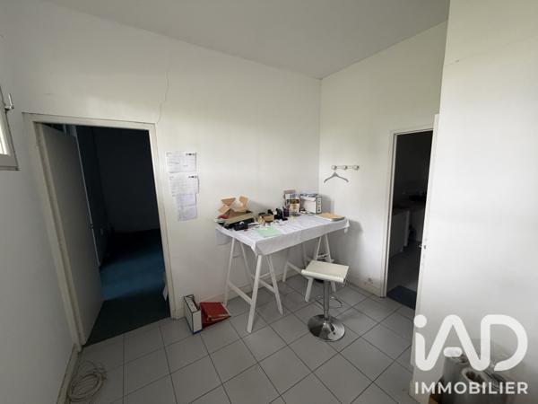Murs commerciaux  à vendre 860 m² Gond-Pontouvre