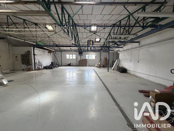 Murs commerciaux  à vendre 860 m² Gond-Pontouvre