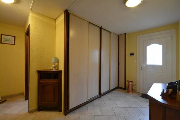 🏡 Maison familiale 92 m² avec garage, carport et jardin – le confort au calme !