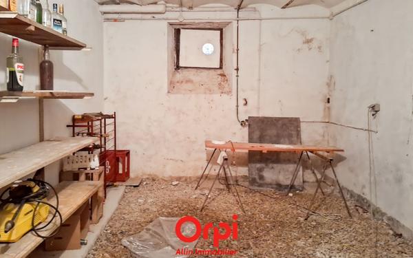 Maison à vendre    5 pièces • 175,39 m2 Commentry