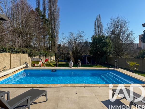 Maison à vendre 9 pièces 162 m² Saint-Quentin