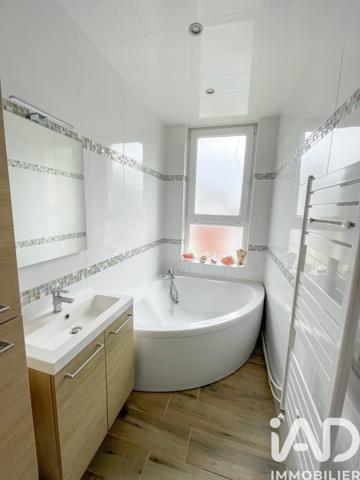 Maison à vendre 9 pièces 162 m² Saint-Quentin