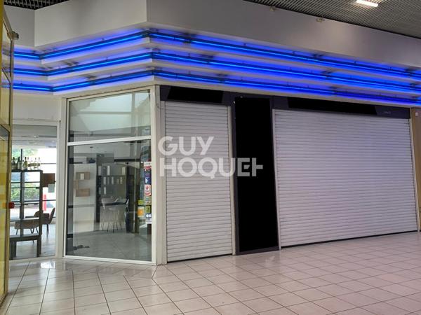 LOCAL ENTREE HYPERMARCHE : IDEAL RESTAURATION !