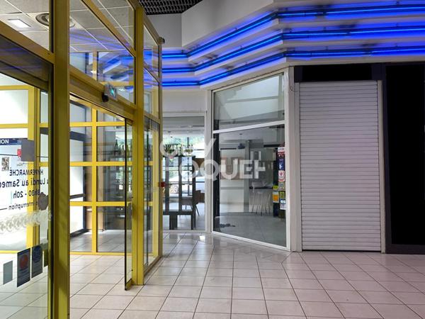 LOCAL ENTREE HYPERMARCHE : IDEAL RESTAURATION !