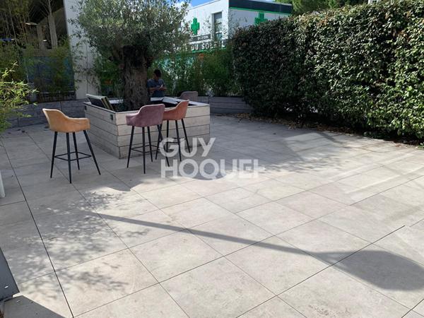 LOCAL ENTREE HYPERMARCHE : IDEAL RESTAURATION !