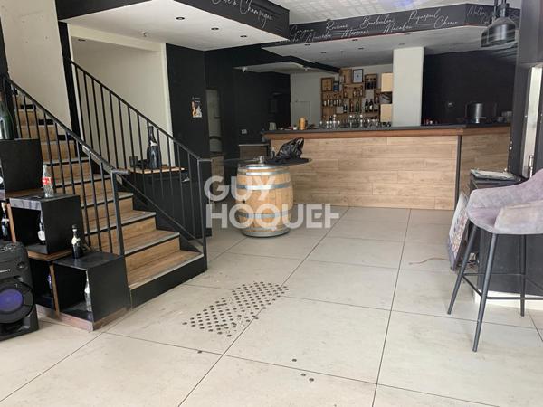 LOCAL ENTREE HYPERMARCHE : IDEAL RESTAURATION !