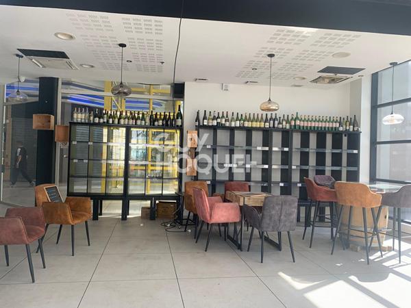 LOCAL ENTREE HYPERMARCHE : IDEAL RESTAURATION !