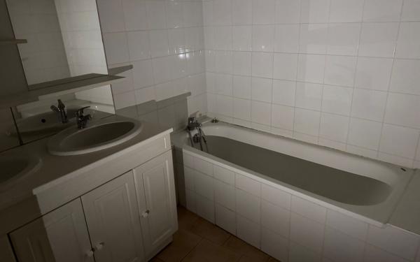 Appartement à vendre    3 pièces • 75 m2 Beaucaire