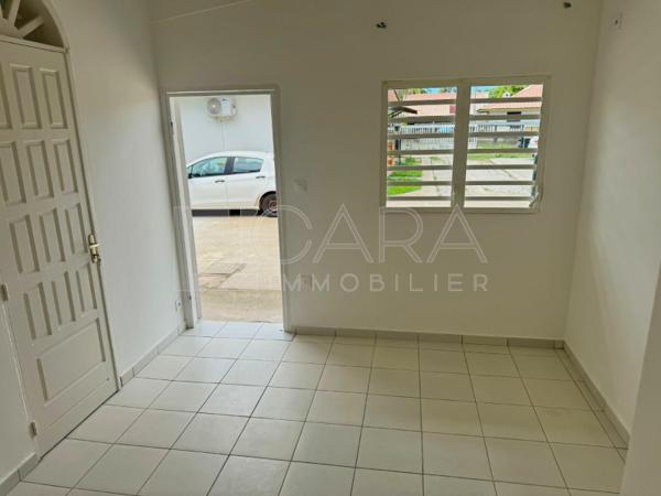 Location Appartement 4 Pièce(s) MATOURY (97351) 907 €