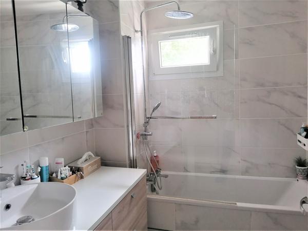 Chennevières-sur-Marne (94430) Appartement F4 avec 2 grands balcons, cave et place de parking