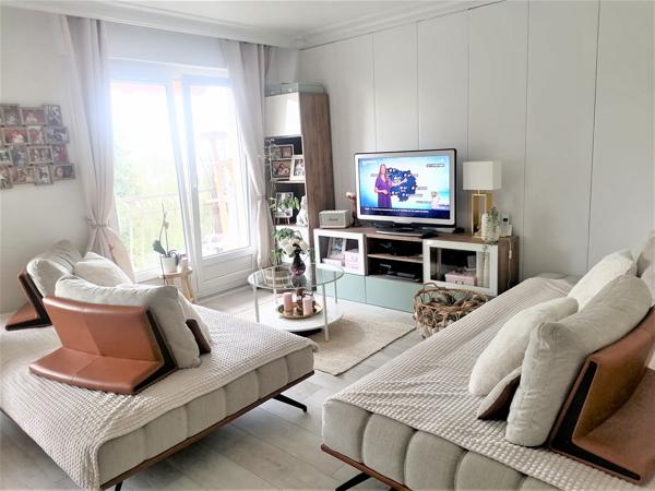 Chennevières-sur-Marne (94430) Appartement F4 avec 2 grands balcons, cave et place de parking