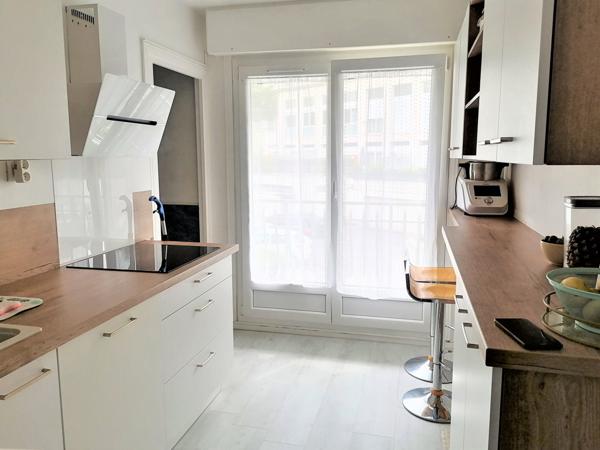 Chennevières-sur-Marne (94430) Appartement F4 avec 2 grands balcons, cave et place de parking