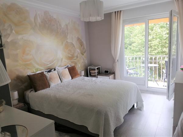 Chennevières-sur-Marne (94430) Appartement F4 avec 2 grands balcons, cave et place de parking