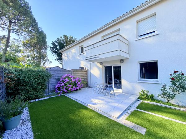 Appartement
         2 pièces
        - 45 m² 190 000 € *