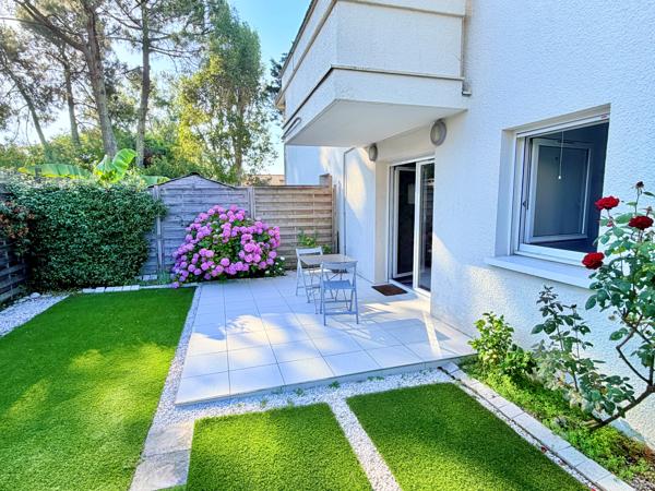 Appartement
         2 pièces
        - 45 m² 190 000 € *