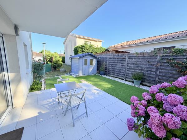 Appartement
         2 pièces
        - 45 m² 190 000 € *
