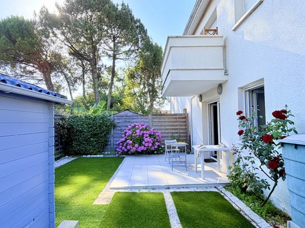Appartement
         2 pièces
        - 45 m² 190 000 € *