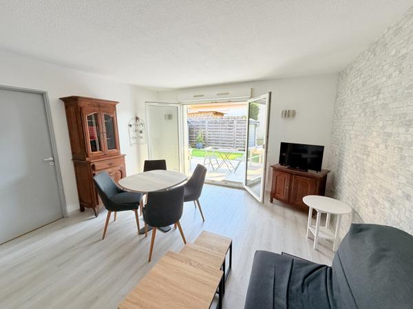 Appartement
         2 pièces
        - 45 m² 190 000 € *