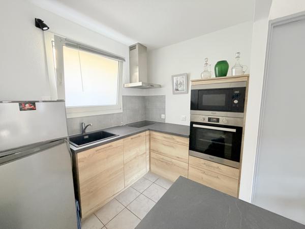 Appartement
         2 pièces
        - 45 m² 190 000 € *