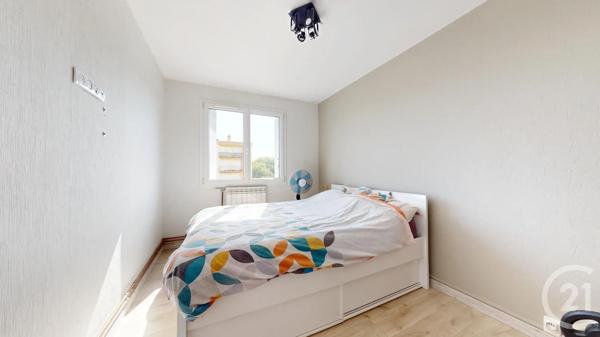 Appartement F4 à vendre  4 pièces - 75,24 m 2   ST HERBLAIN  - 44