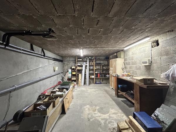 Maison sur un superbe terrain boisé et clos de plus d’un hectare proche du golf !! Julienne (16200)