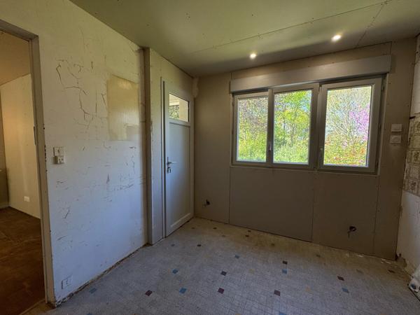 Maison sur un superbe terrain boisé et clos de plus d’un hectare proche du golf !! Julienne (16200)