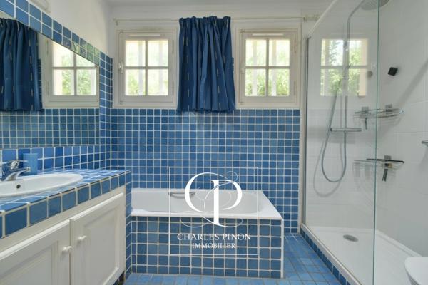 Appartement de charme 93 m² avec garage  AIX EN PROVENCE (13)