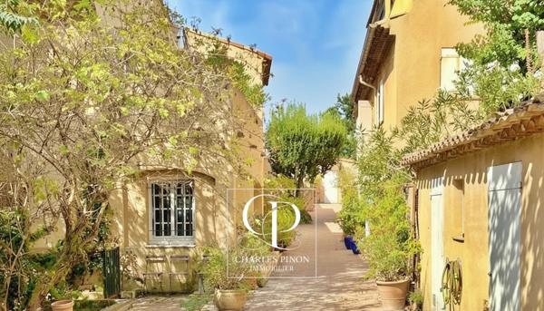 Appartement de charme 93 m² avec garage  AIX EN PROVENCE (13)