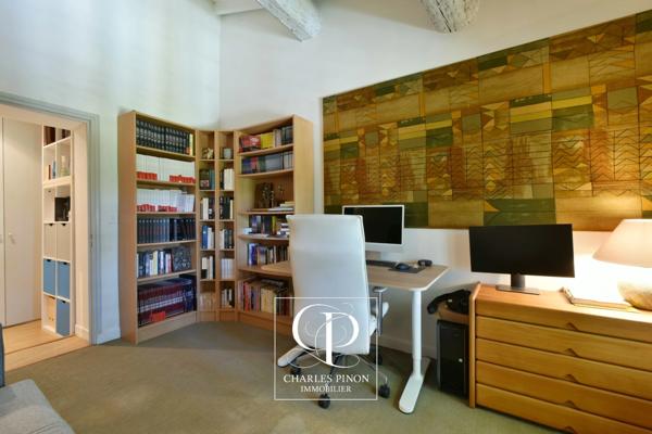Appartement de charme 93 m² avec garage  AIX EN PROVENCE (13)