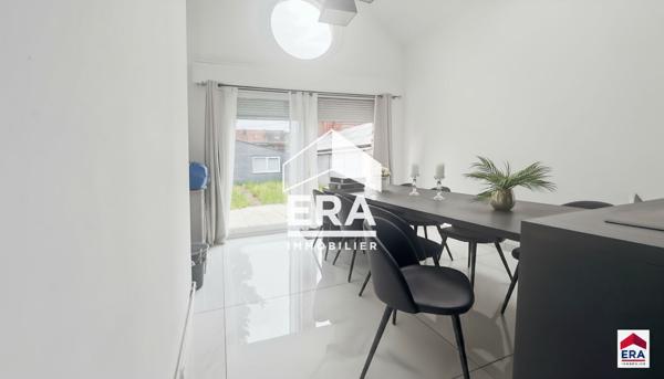 Maison rénovée - 182 m² - 5 chambres - Garage - Jardin - Entrepôts