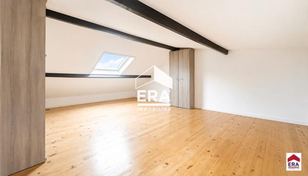 Maison rénovée - 182 m² - 5 chambres - Garage - Jardin - Entrepôts