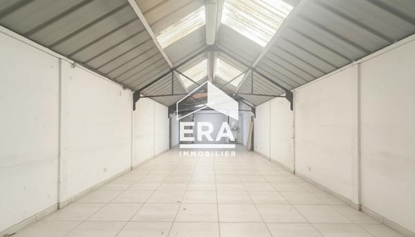Maison rénovée - 182 m² - 5 chambres - Garage - Jardin - Entrepôts