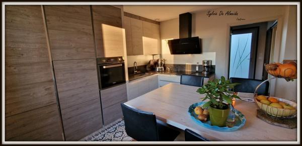 Propriété à vendre PONT DE VEYLE (01) 16,5 Hec,vue,maison 145 m²,ferme à rénover 170 m²,pigeonnier,hangar,équestre