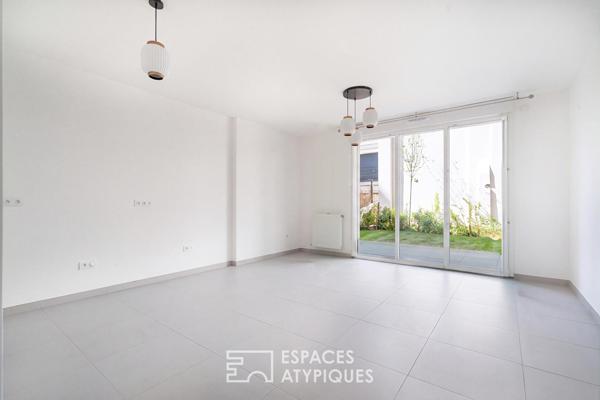 Maison neuve avec jardin