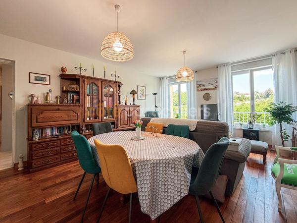 Vente
                Appartement86 m² - 4 Pièces -
                    SAINT LO (50000)