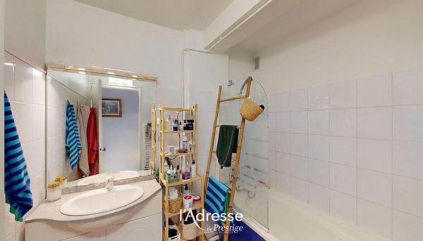 Appartement situé dans la résidence de standing Gambetta (à deux pas du Carrefour City) à Saint Jean de Luz.